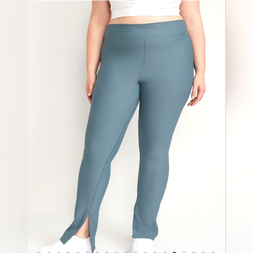 Old Navy Extra High-Waisted PowerSoft Rib-Knit Flare Leggings